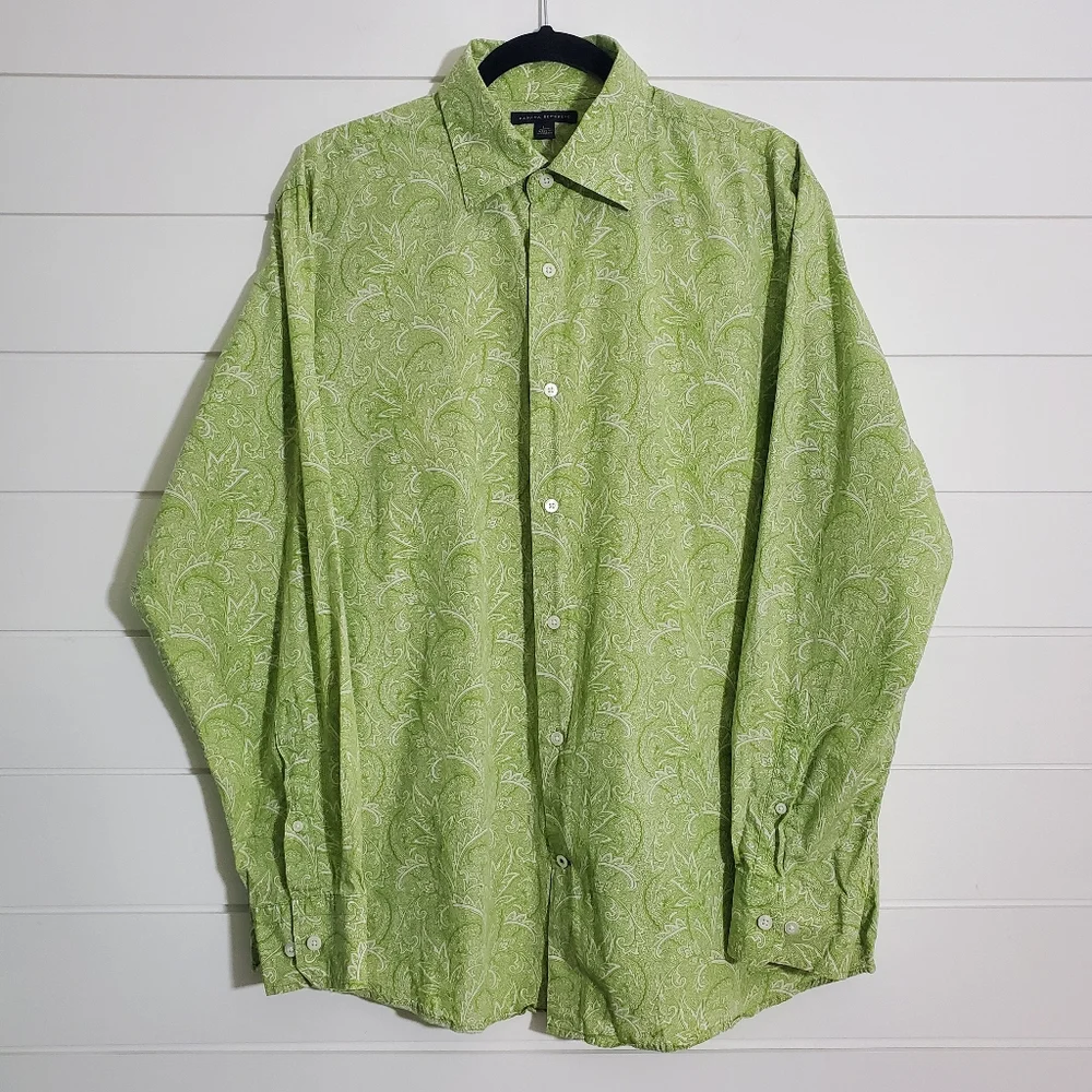 Banana Republic Men's Button Up Shirt‎ Green Paisley Long Sleeve. Size: L